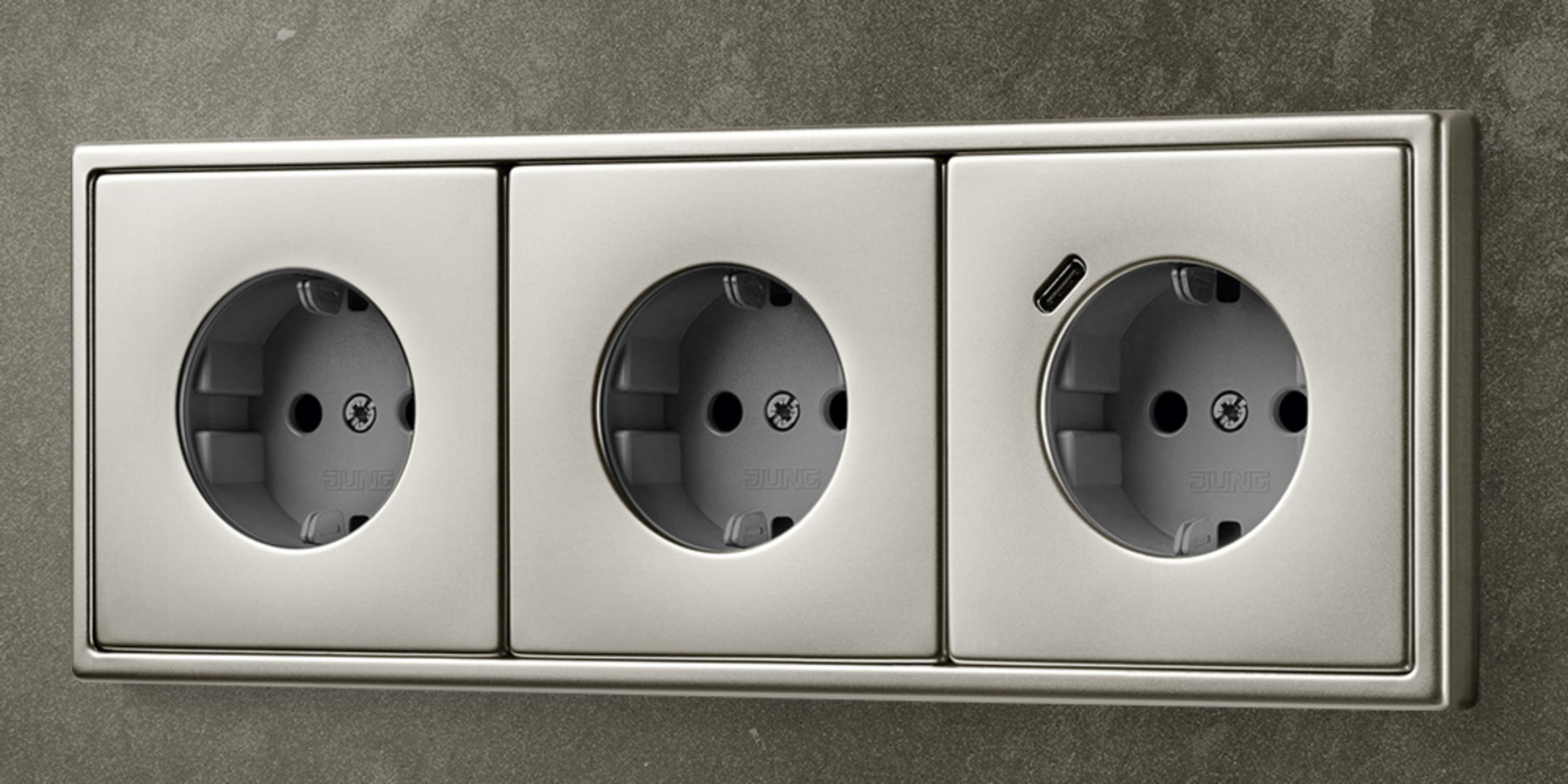 SCHUKO® Steckdosen mit USB bei EcoVolt PV & Elektrotechnik GmbH in Teublitz