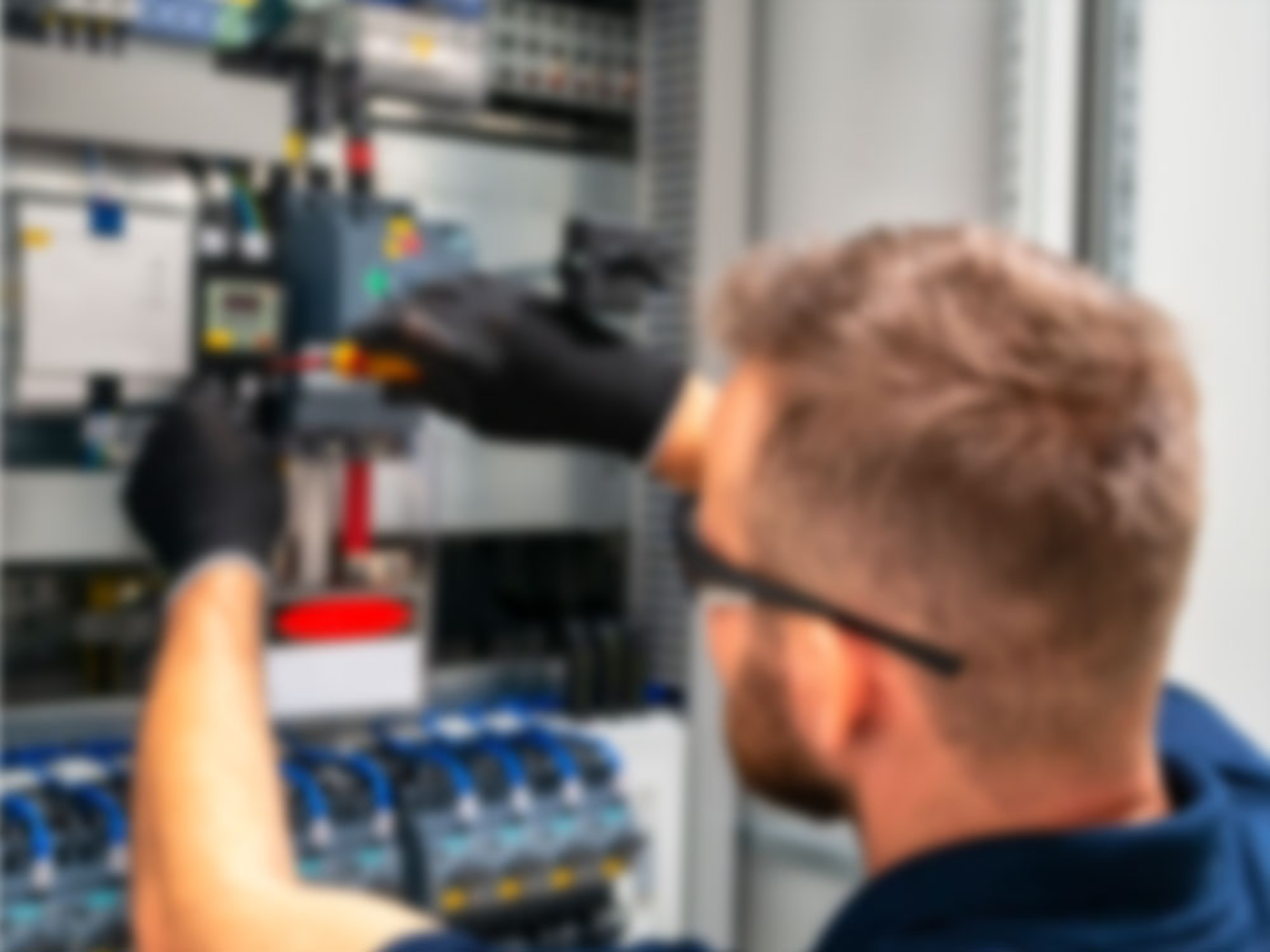 Nieder­spannungs­anlagen bei EcoVolt PV & Elektrotechnik GmbH in Teublitz