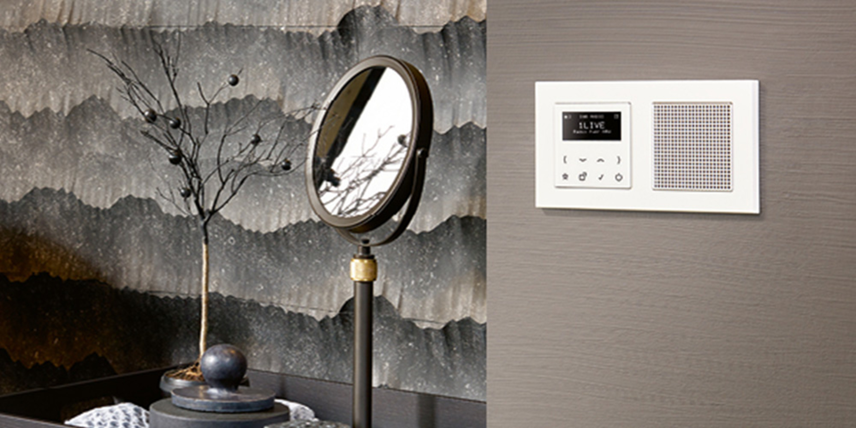 JUNG Smart Radio DAB+ bei EcoVolt PV & Elektrotechnik GmbH in Teublitz