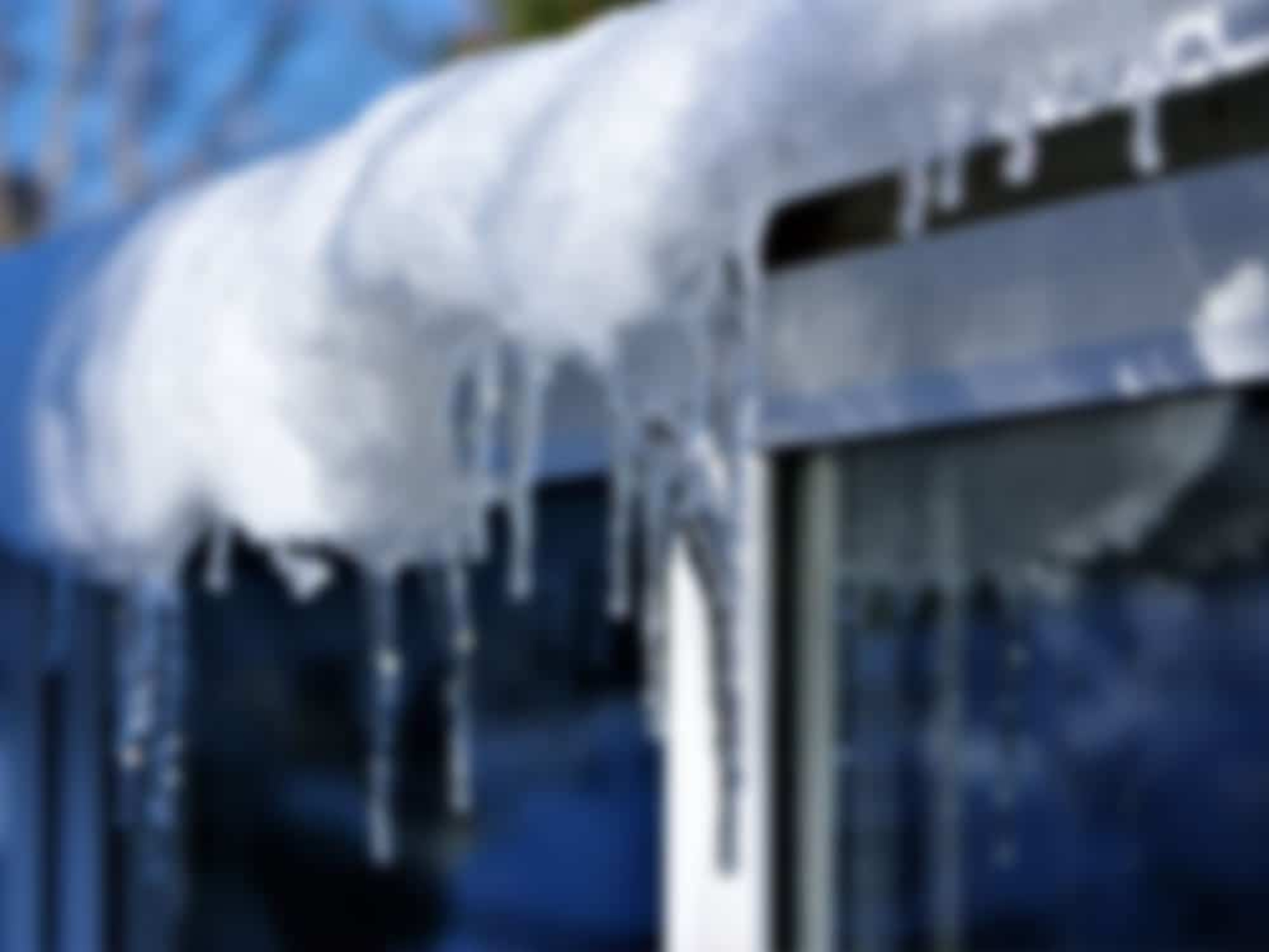 Dachrinnen­heizung bei EcoVolt PV & Elektrotechnik GmbH in Teublitz